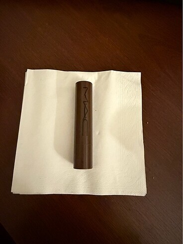  Beden mac gloss