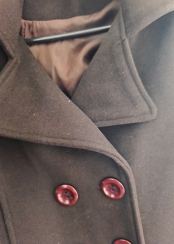 Koyu kahverengi düğmeli kaşe kaban - Görsel 4