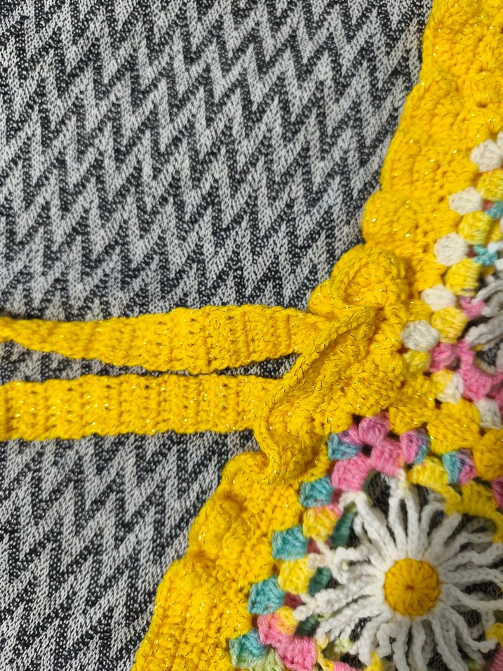 Çiçek Nakışlı Renkli Bohem Kız Kazak - Görsel 3