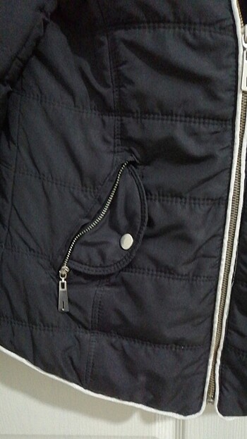 Siyah şişme mont  - Görsel 2