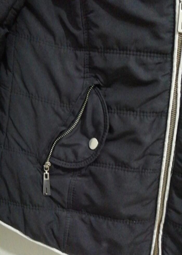 Siyah şişme mont  - Görsel 2