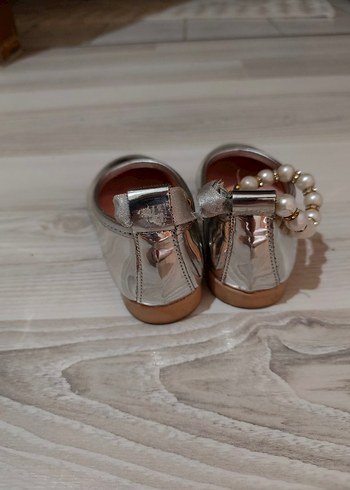 Kız Çocuk Parlak Metalik Altın Babet - Görsel 4