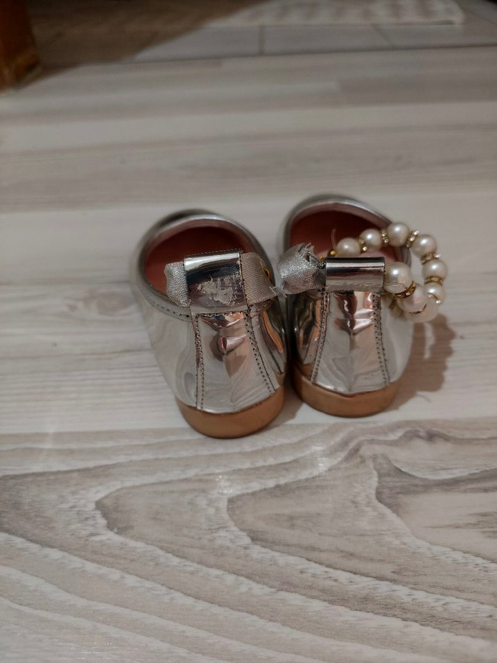 Kız Çocuk Parlak Metalik Altın Babet - Görsel 4