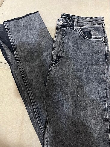 34 Beden TRENDYOLMİLLA YIRTMAÇLI JEAN