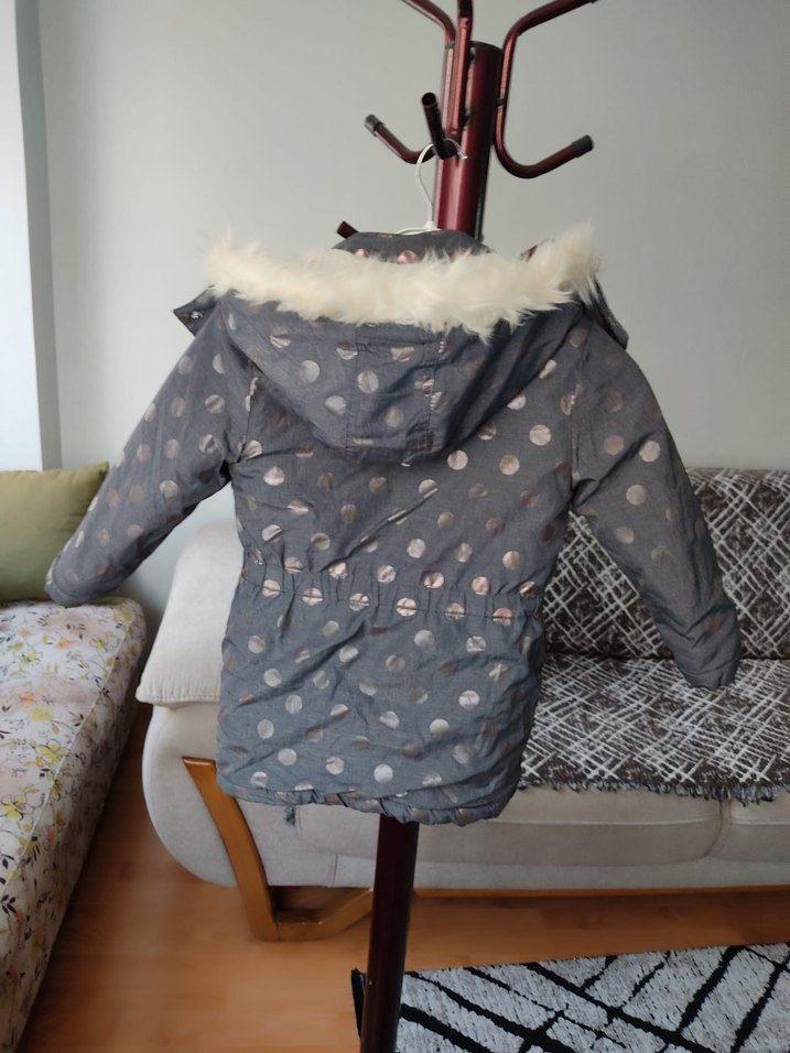 Kız Çocuk Gri Kürklü Streetwear Mont - Görsel 5