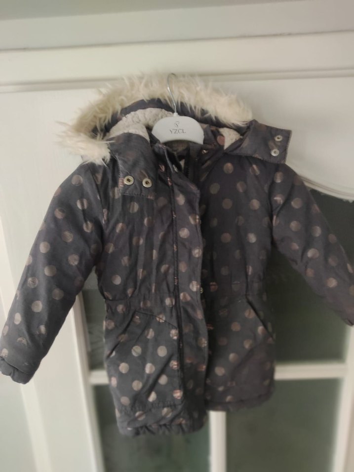 Kız Çocuk Gri Kürklü Streetwear Mont - Görsel 4