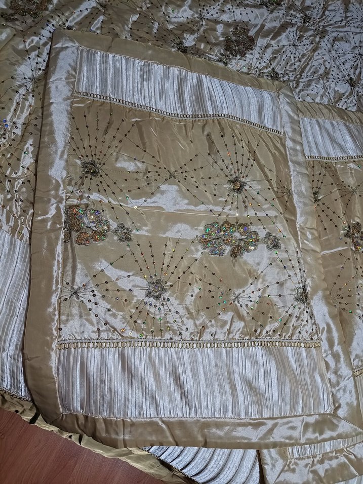 çift kişilik İşlemeli gold detaylı saten Yatak Örtüsü - Görsel 4