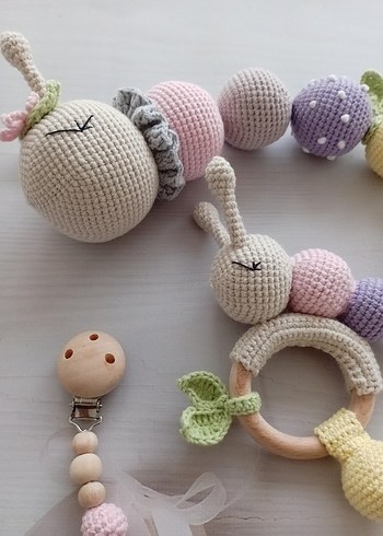 Beden Renk Pastel Renkli Örgü Diş Kaşıyıcı ve Çıngırak Seti