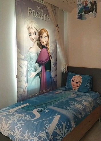 Kız çocuğu için nevresim takımı bir avize 