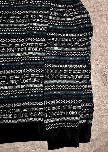 Erkek Siyah V Yaka Desenli Triko Kazak - Görsel 3