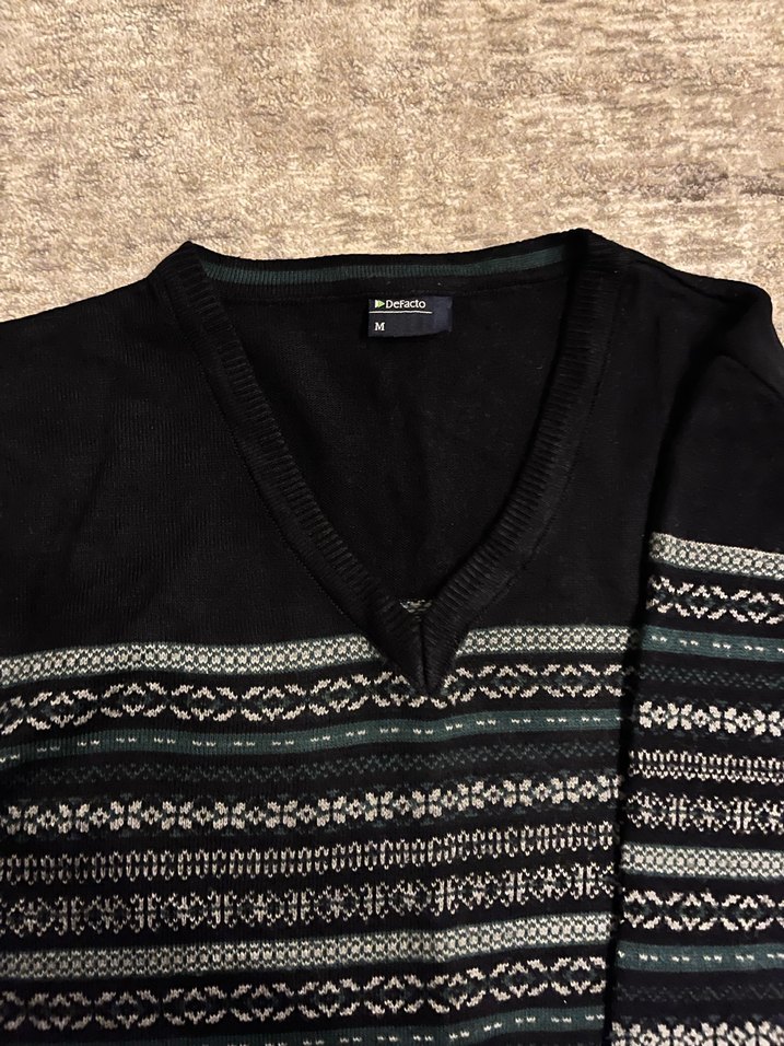Erkek Siyah V Yaka Desenli Triko Kazak - Görsel 4