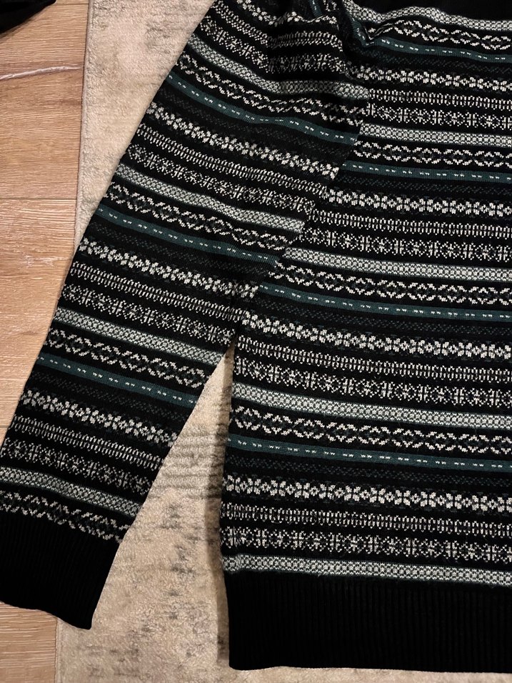 Erkek Siyah V Yaka Desenli Triko Kazak - Görsel 2