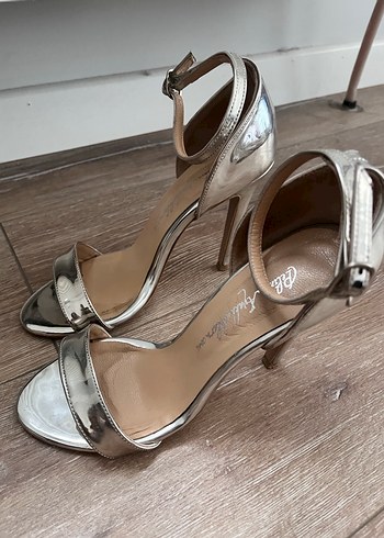 Pelinin Ayakkabıları 39