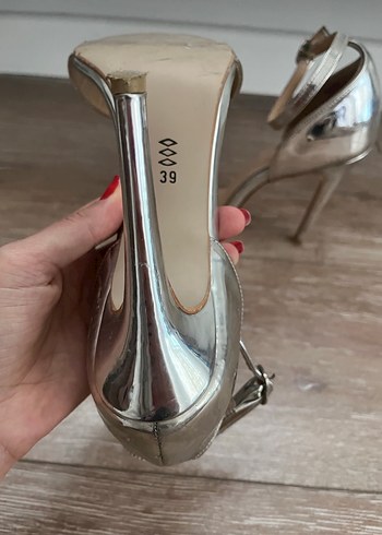 Gümüş Bilekten bağlamalı topuklu - Görsel 6