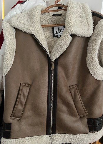 Koton Bej Deri Görünümlü Kolsuz Yelek - Görsel 2