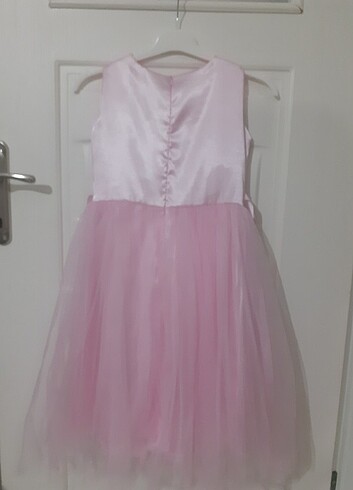 Pembe elbise