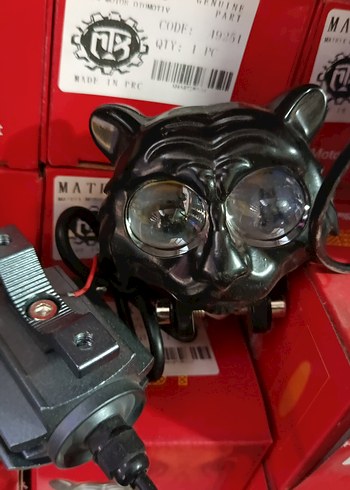 Kırmızı Baykuş Tasarımlı Motosiklet Farı - Görsel 2