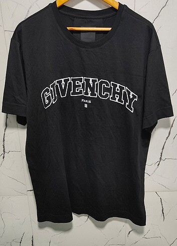Givenchy tişört 