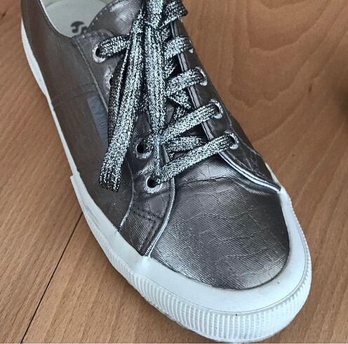37 Beden Superga ayakkabı