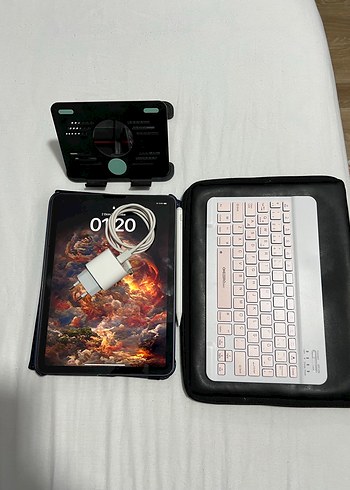 iPad Air 4. Nesil 64GB + Apple Pencil + Klavye + Kılıf 