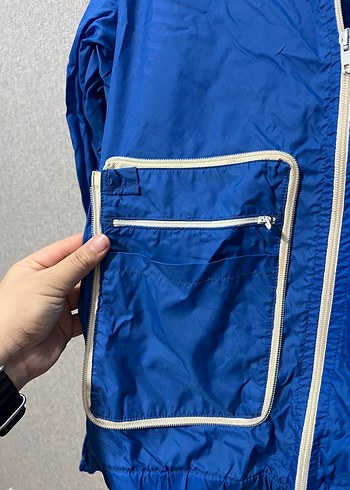 Kapüşonlu mavi yağmurluk - Görsel 4
