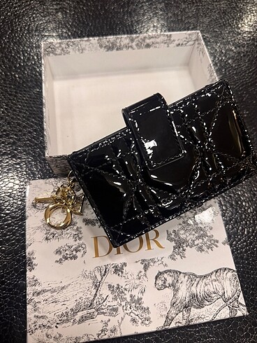 Dior kartlık