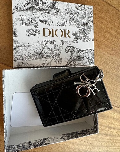 Dior kartlık