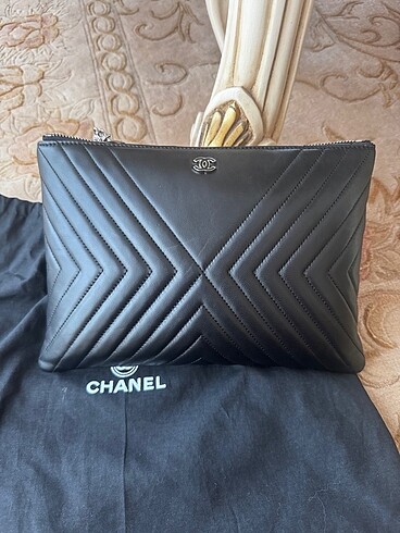 Chanel clutch