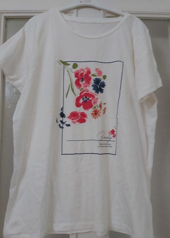 Beyaz Çiçek Baskılı Tişörtü - Görsel 4