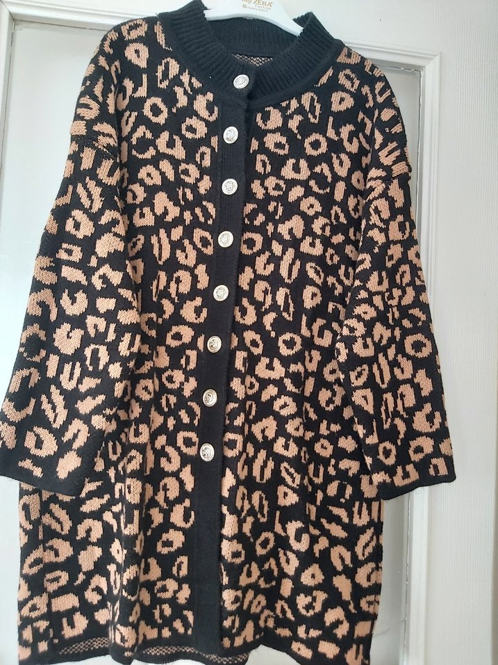 Düğmeli Leopar Desenli Kadın Hırka - Görsel 5