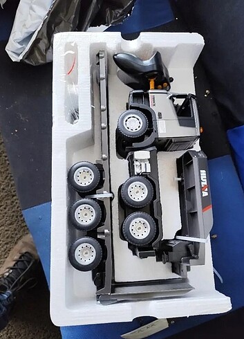  Huina Taşıyıcı Tır 7.4 V Uzaktan kumandali 
