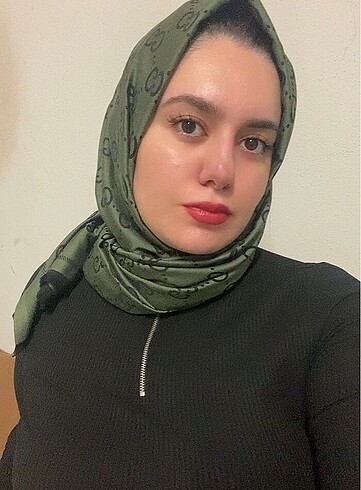 Beden Gucci şal