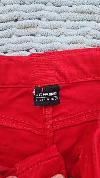 LC Waikiki 9-10 yaş kırmızı pantalon
