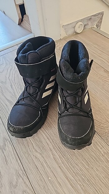 Adidas bot orjinaldir