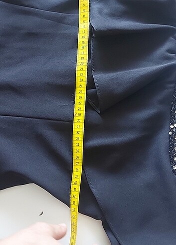 42 Beden siyah Renk Pul payetli elbisem üzerinizde kalıp gibi duracaktır