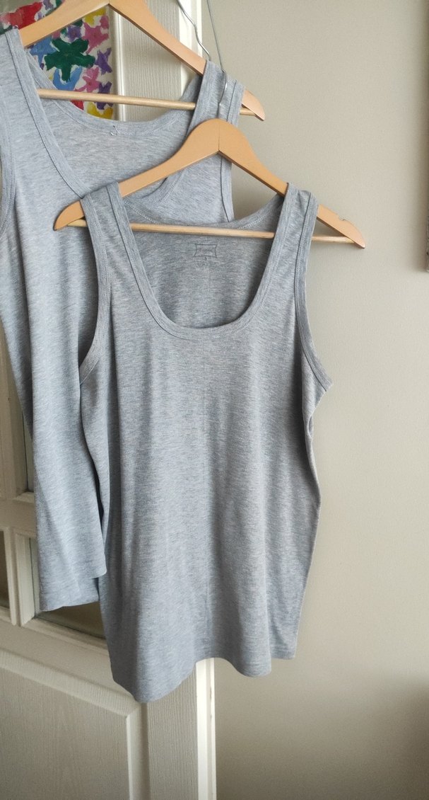 Gri Kolsuz ikili erkek atlet temiz kusursuz - Görsel 2