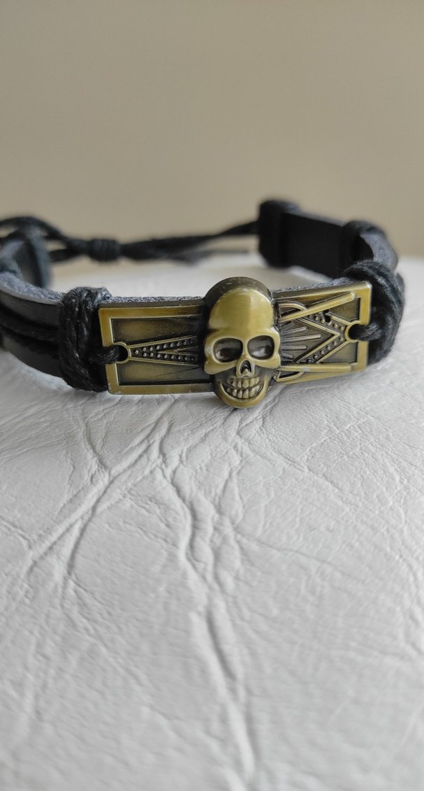Altın Renkli Kafatası Detaylı Erkek Deri Bileklik - Görsel 2