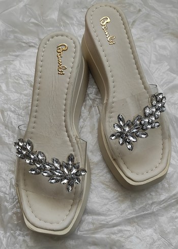 39 numara Bambi  Payetli Dolgu Topuklu Kadın Terlik sıfır gibi - Görsel 7