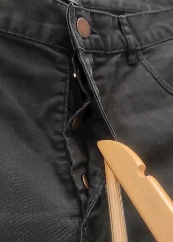 H&M 34 bedenErkek Siyah Denim Midi Şort
sıfır gibi simsiyah - Görsel 4