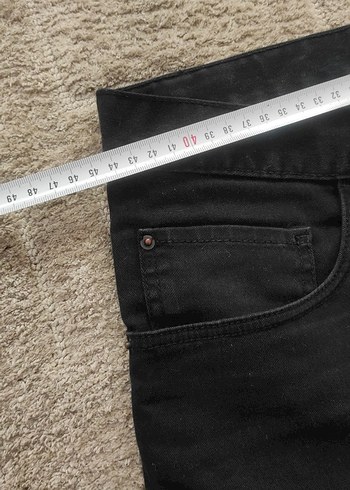 H&M 34 bedenErkek Siyah Denim Midi Şort
sıfır gibi simsiyah - Görsel 6