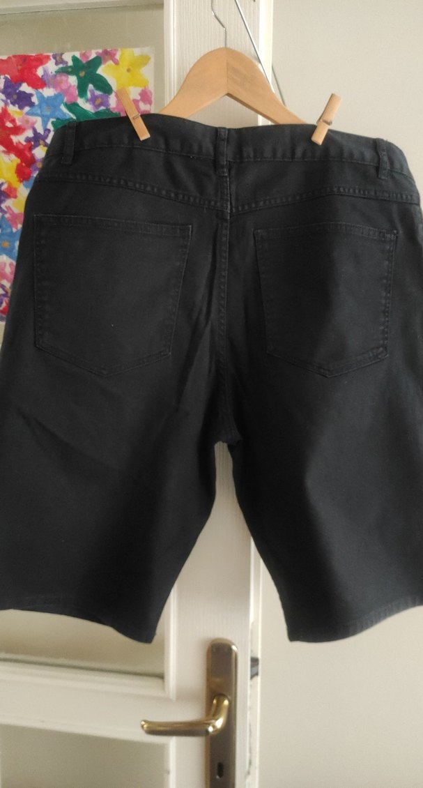 H&M 34 bedenErkek Siyah Denim Midi Şort
sıfır gibi simsiyah - Görsel 3