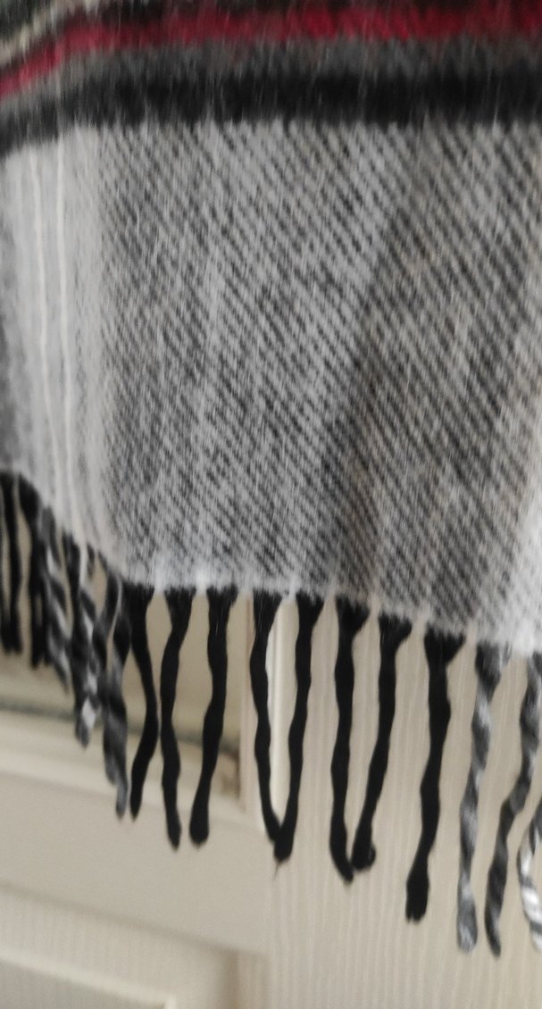 Siyah Beyaz Gri Yeşil Kırmızı Yün Erkek Kaşkol Sıfır Gibi Temiz - Görsel 5