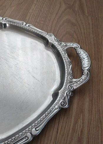 Beden 60 yıllık babaannemin gençliğinden Parlak Beyaz Dekoratif Tepsi