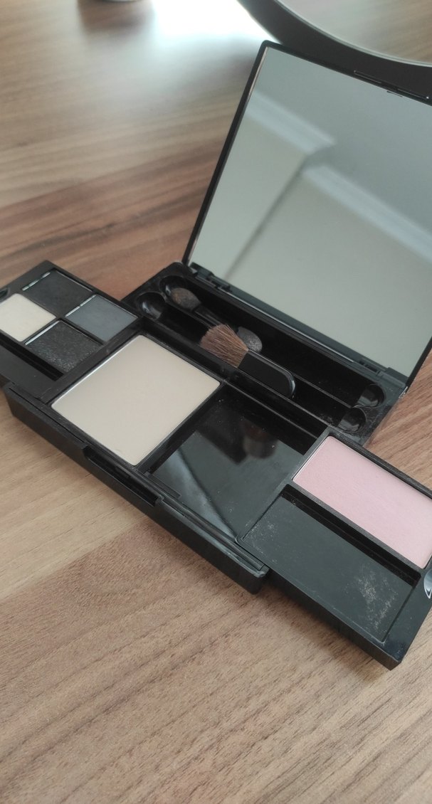 Maybelline Up In Smoke Göz Farı Paleti - Görsel 2