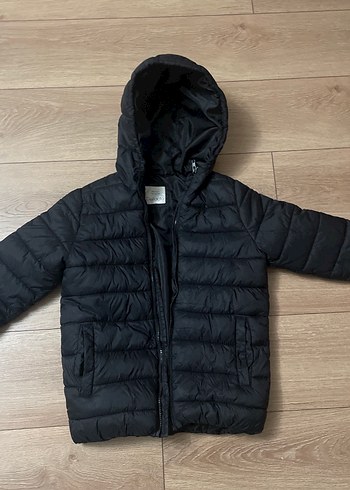 Erkek Çocuk Siyah Kapüşonlu Fermuarlı Mont - Görsel 7