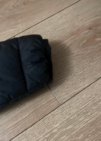 Erkek Çocuk Siyah Kapüşonlu Fermuarlı Mont - Görsel 4