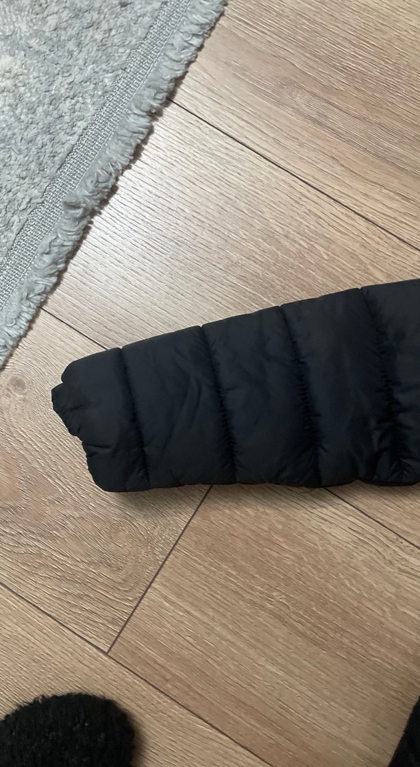 Erkek Çocuk Siyah Kapüşonlu Fermuarlı Mont - Görsel 3