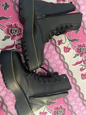 LC Waikiki siyah bot