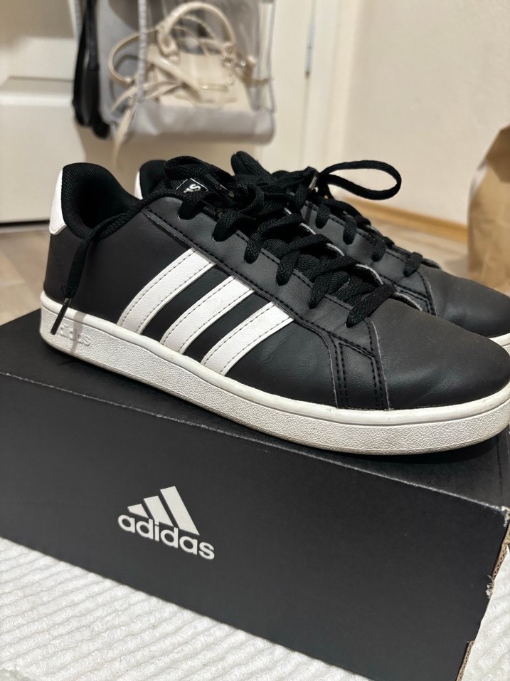 Adidas Siyah Beyaz Spor Ayakkabı - Görsel 5