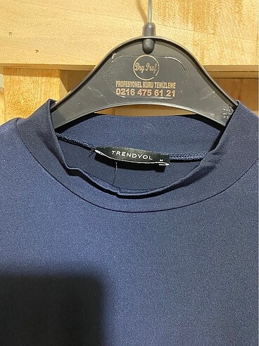 TRENDYOLMİLLA LACİVERT CROP esnek bluz - Görsel 3
